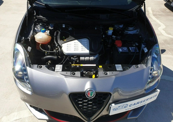 Alfa Romeo Giulietta cena 64800 przebieg: 55827, rok produkcji 2018 z Gniezno małe 562